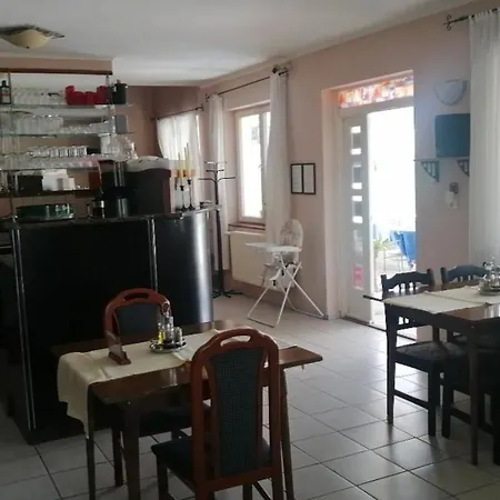 Ubytování v soukromí Flamingo Etterem, Maganszallashely