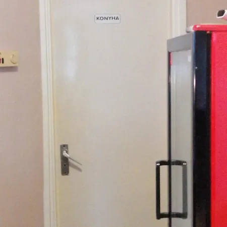 Flamingo Etterem, Maganszallashely Ubytování v soukromí *