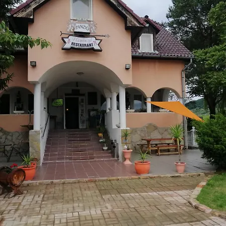 Ubytování v soukromí Flamingo Etterem, Maganszallashely Somlojeno